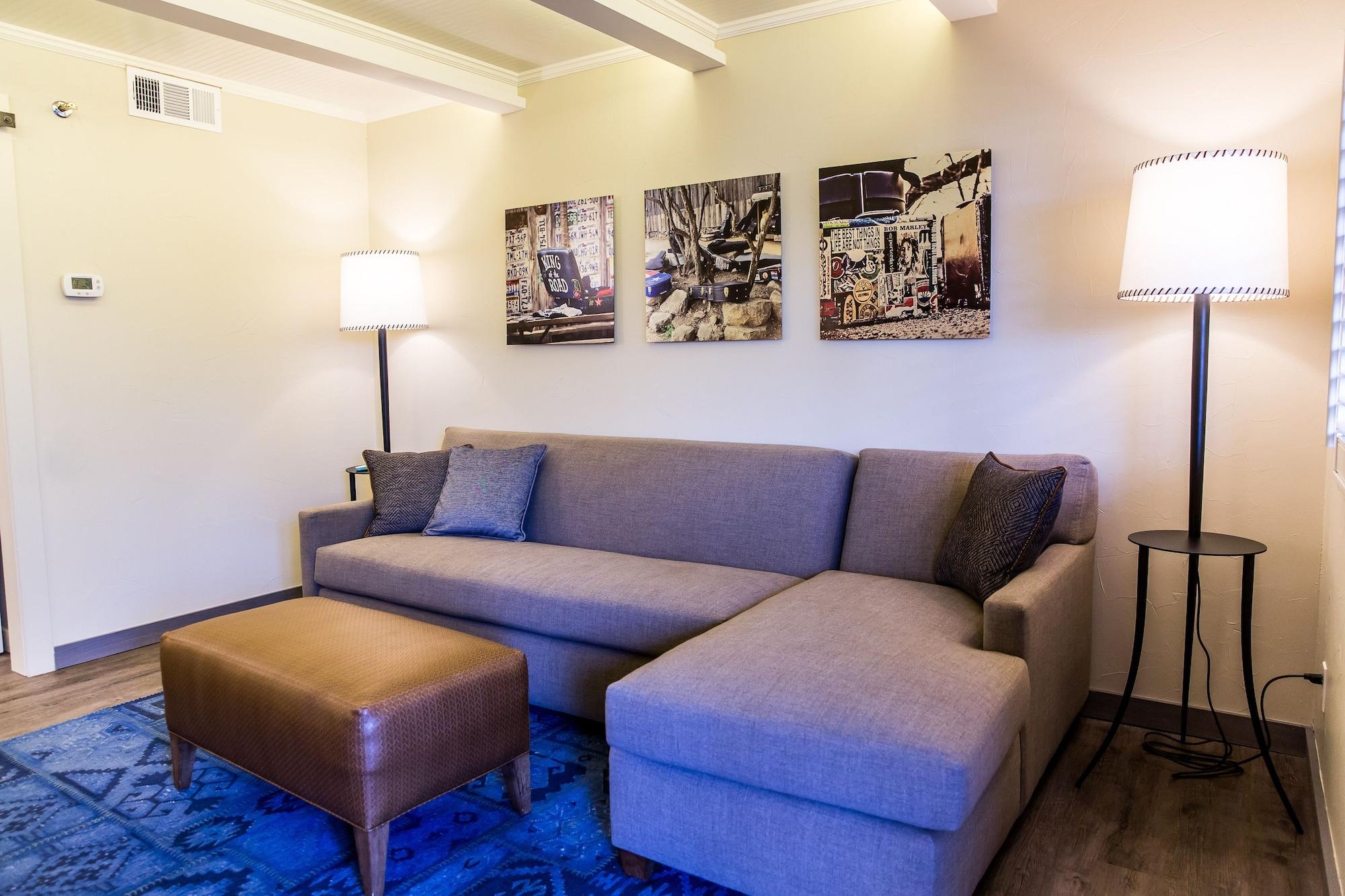 Fredericksburg Inn And Suites Екстер'єр фото