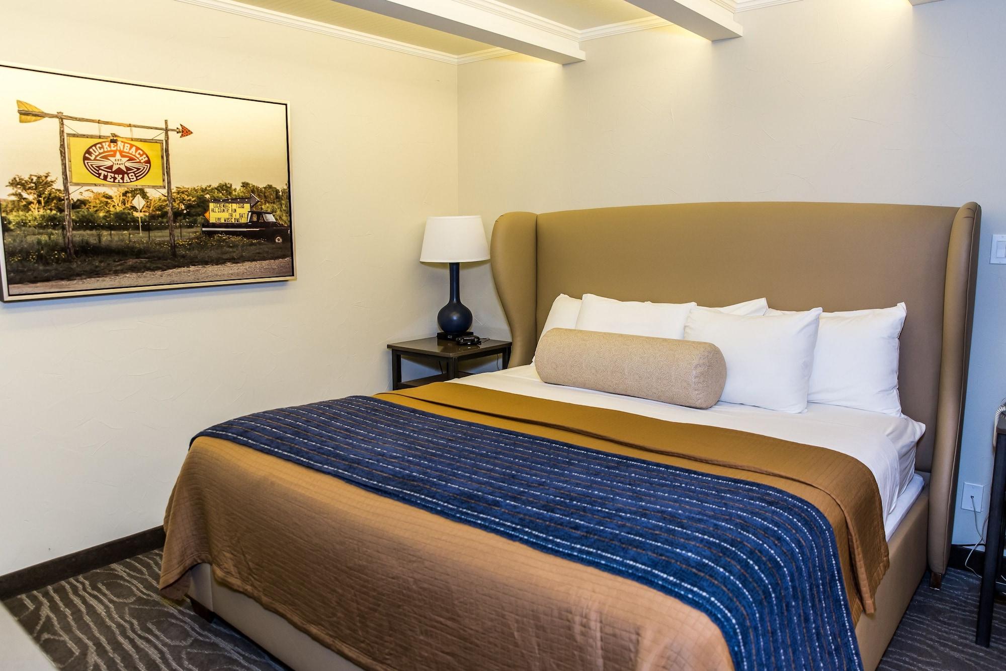 Fredericksburg Inn And Suites Екстер'єр фото