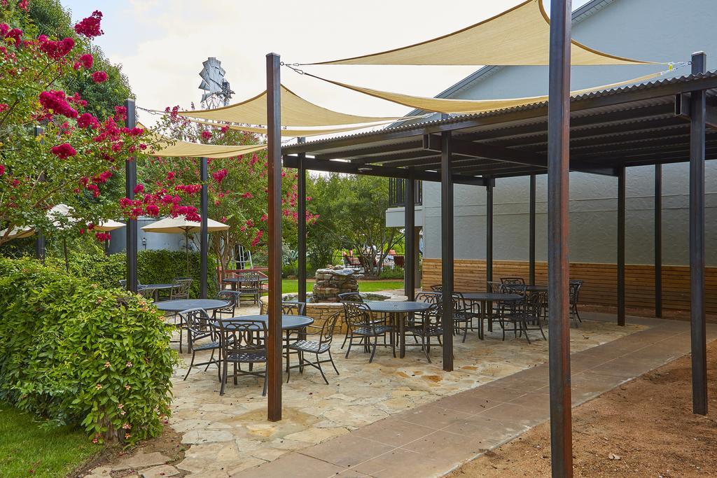 Fredericksburg Inn And Suites Екстер'єр фото